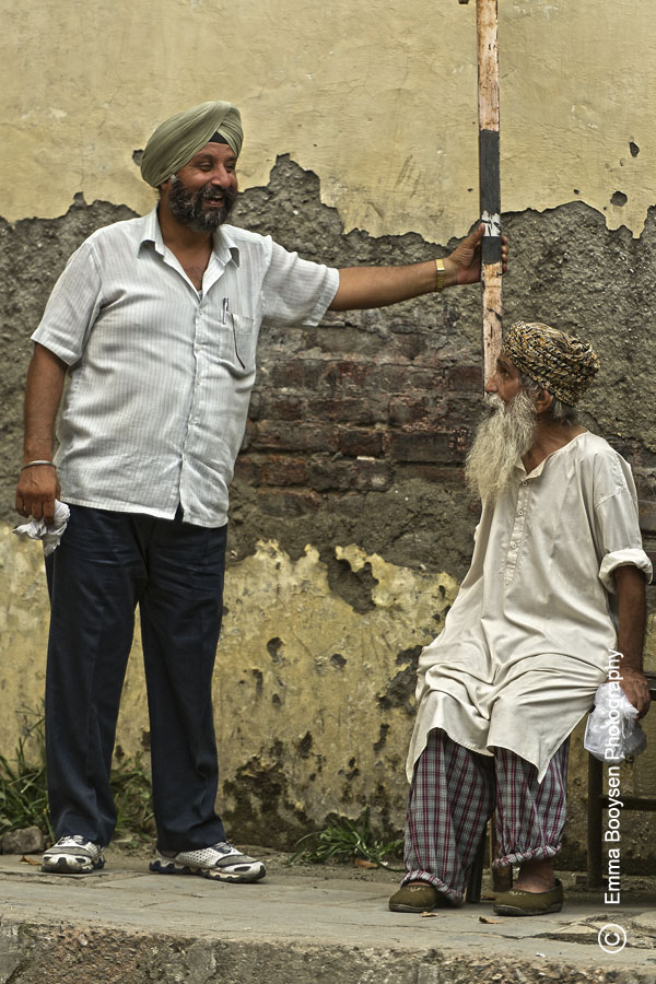Chatting - Photo a day Emma Booysen